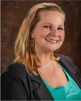 Headshot of Lauren Johnson